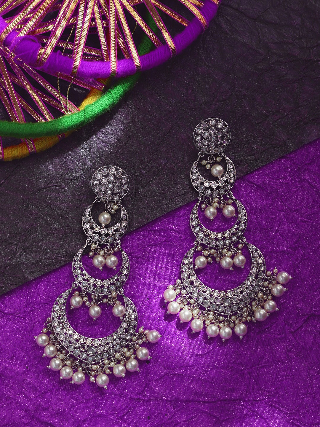 

Mali Fionna Silver-Toned Circular Chandbalis