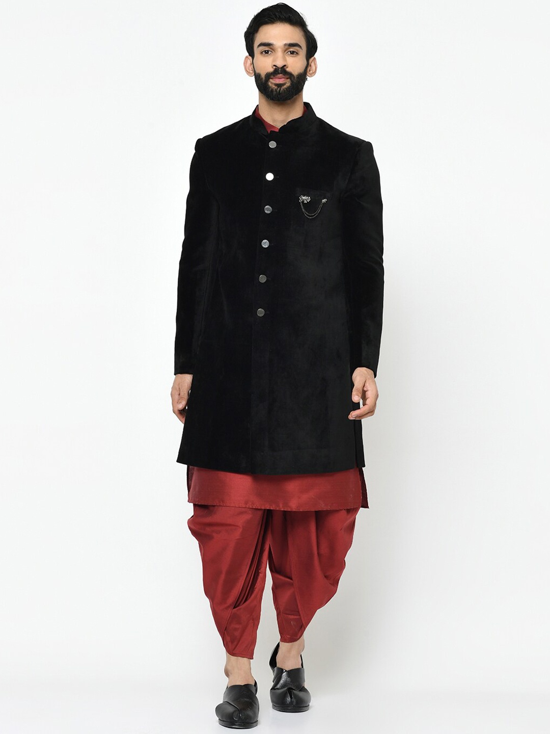 

KISAH Men Black & Maroon Solid Sherwani Set