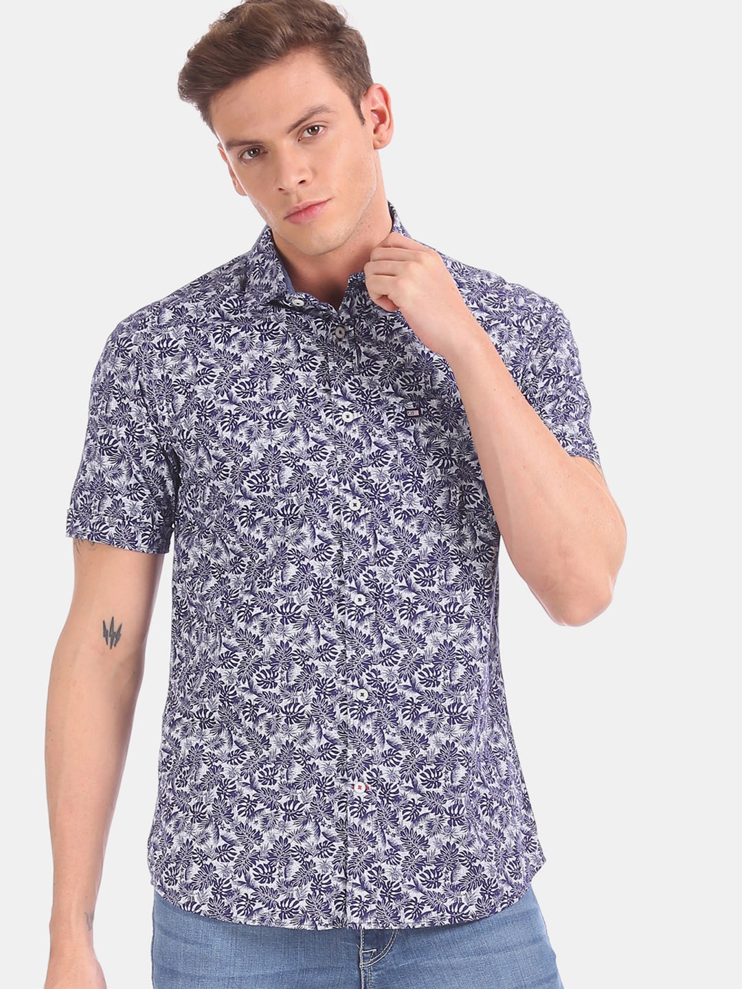 

Arrow Sport Men Blue & White Regular Fit Printed Casual Shirt