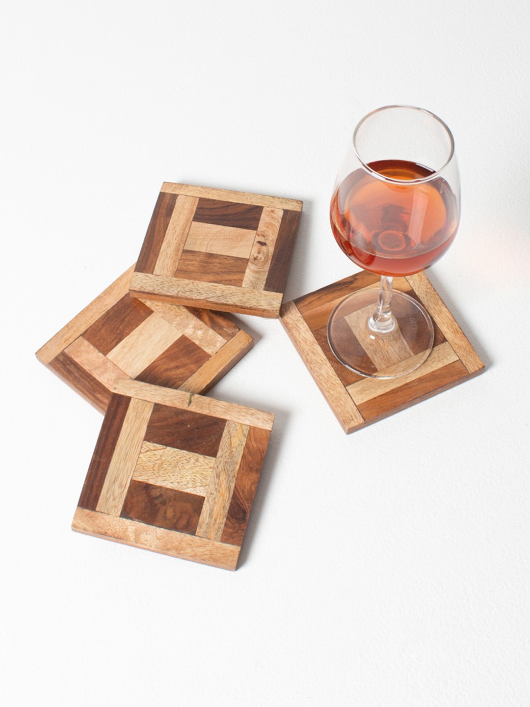 

CASA DECOR Set Of 4 Brown Geometric Pattern Wooden Coaster