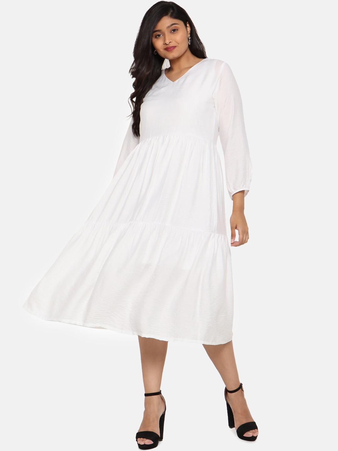 

The Pink Moon Women White Solid Fit and Flare Dress