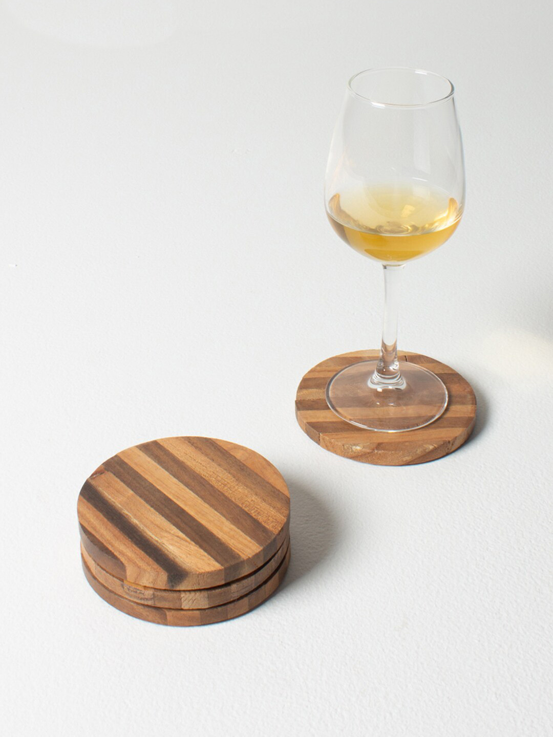 

CASA DECOR Set of 4 Brown Wooden Coasters