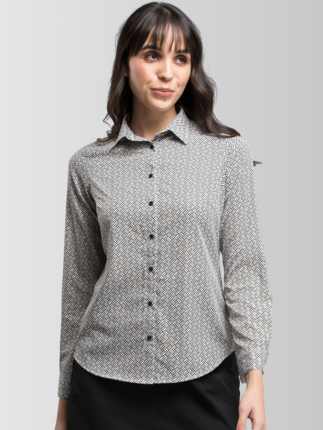 

FableStreet Women White & Black Regular Fit Printed Formal Shirt