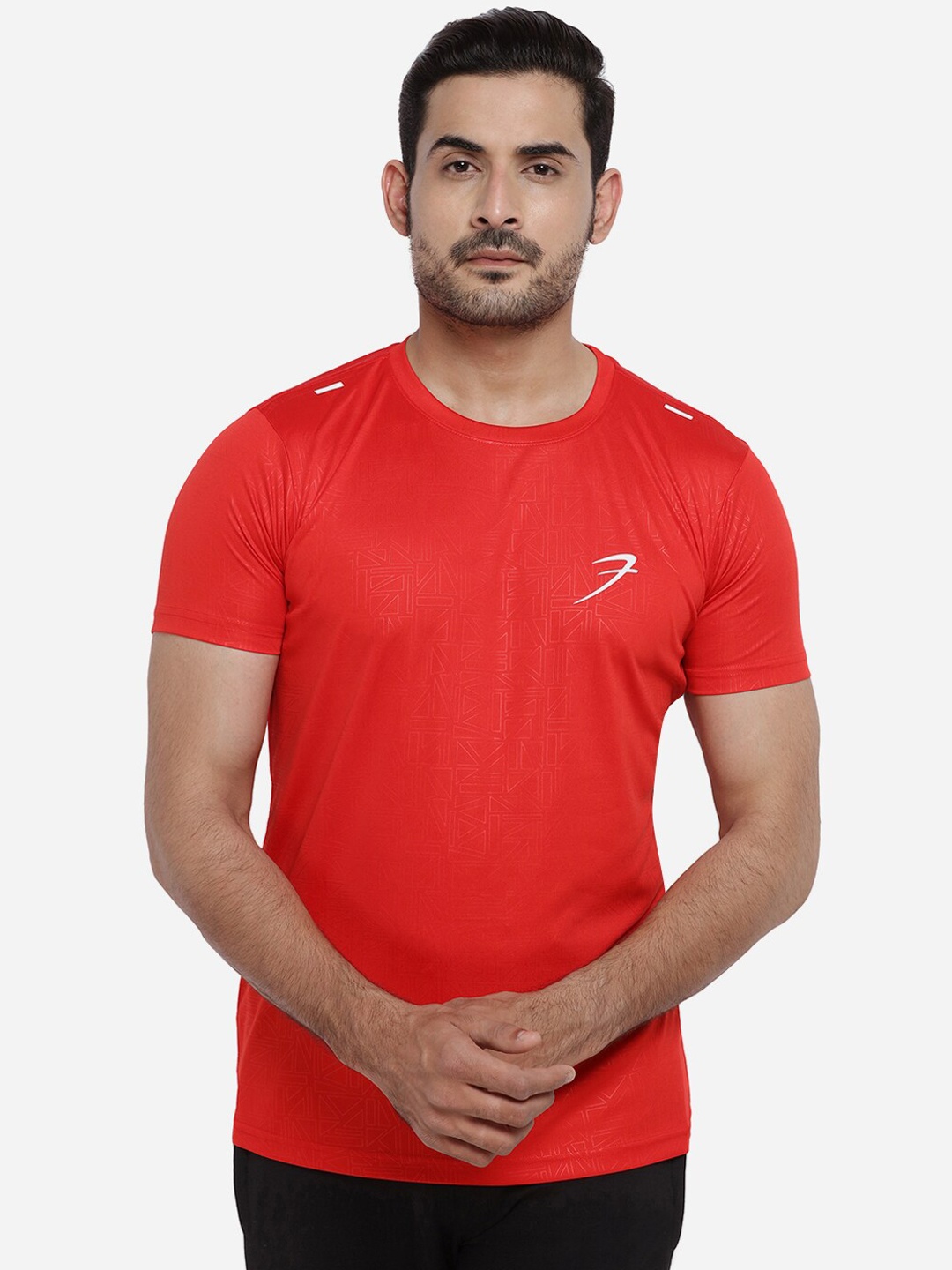 

FUAARK Men Red Printed Round Neck T-shirt