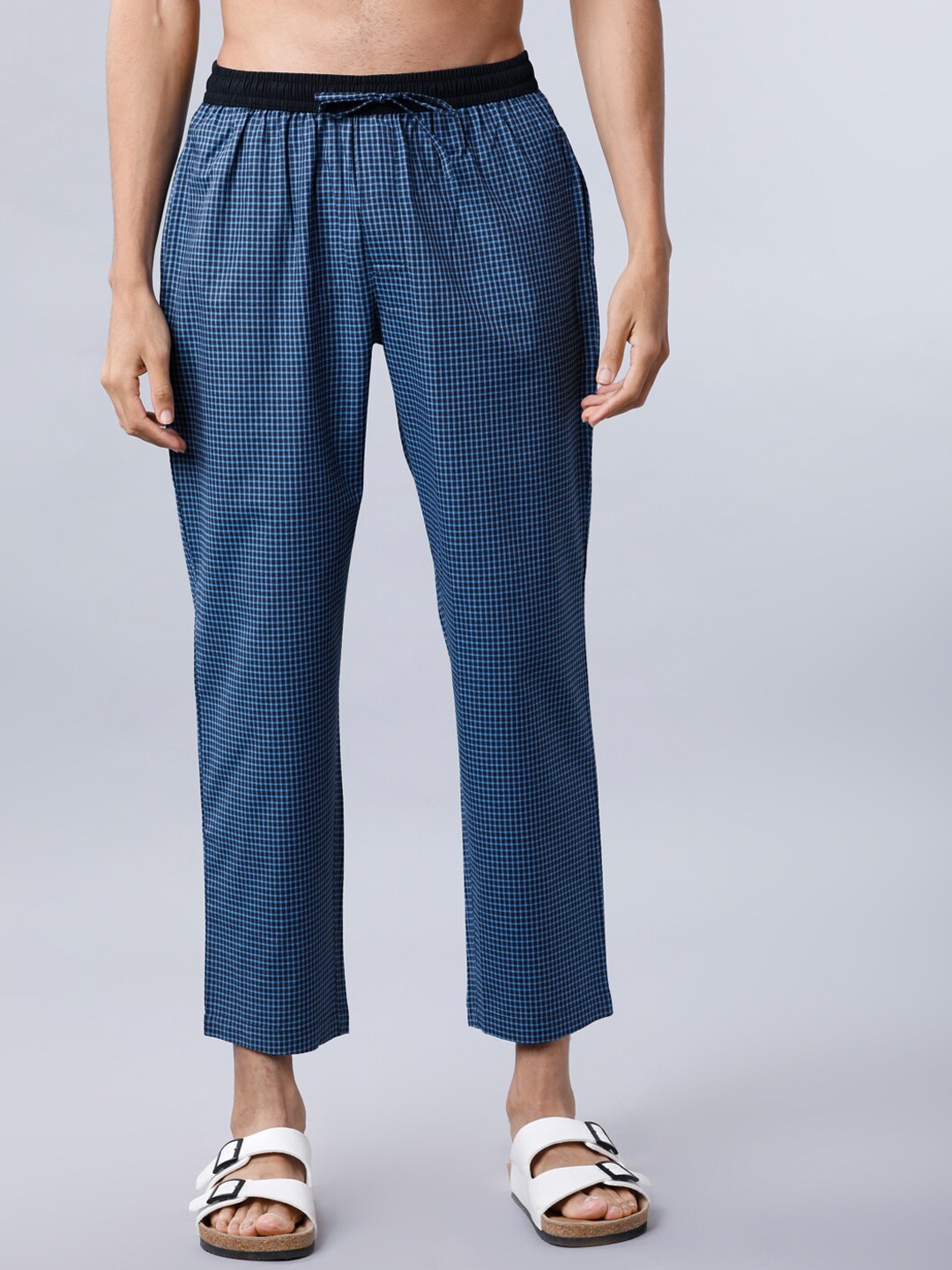 

HIGHLANDER Men Navy Blue Checked Cropped Lounge Pants