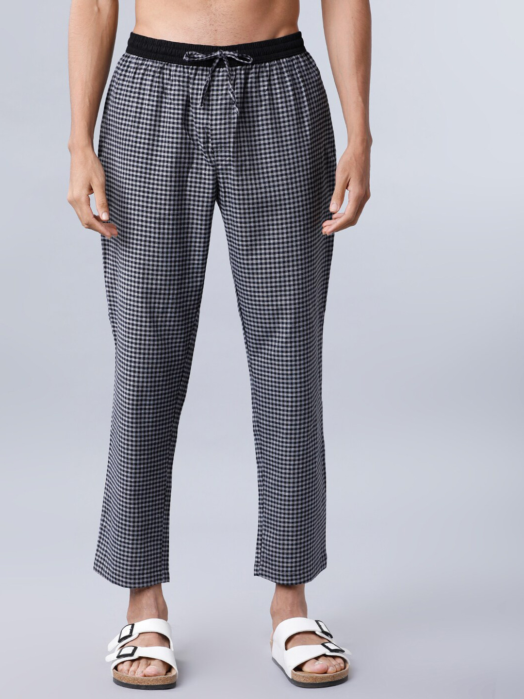 

HIGHLANDER Men Navy Blue & White Checked Lounge Pants
