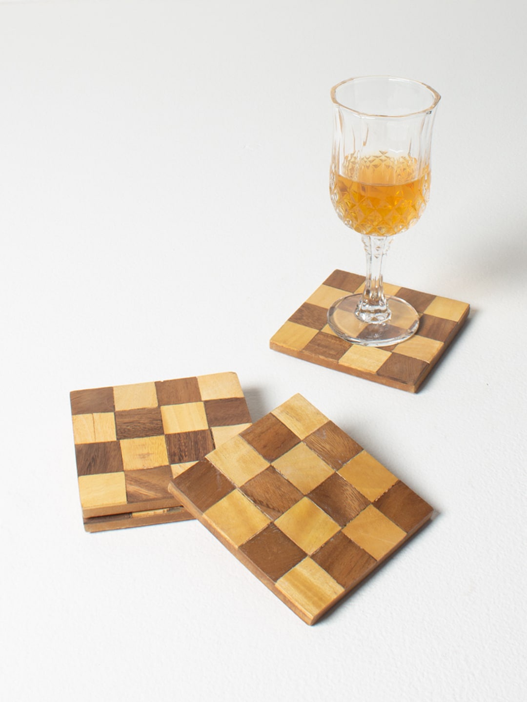 

CASA DECOR Set Of 4 Brown & Tan Coloured Checked Wooden Coasters