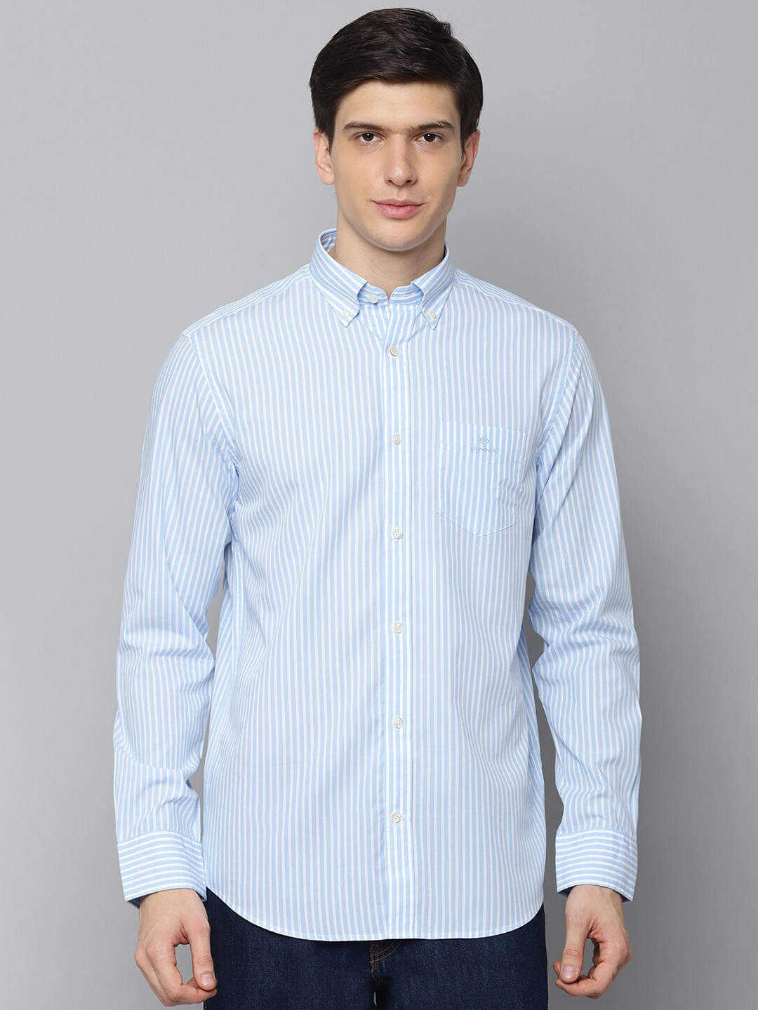 

GANT Men Blue & White Regular Fit Striped Casual Shirt