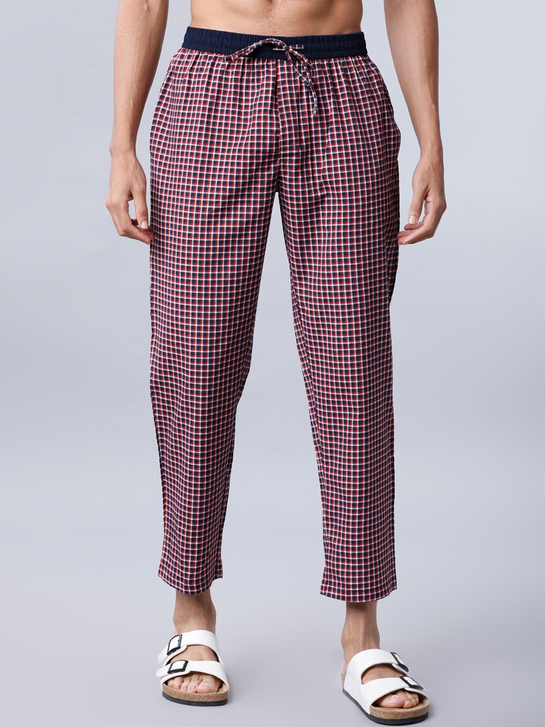 

HIGHLANDER Men Red & Navy Blue Checked Cropped Lounge Pants