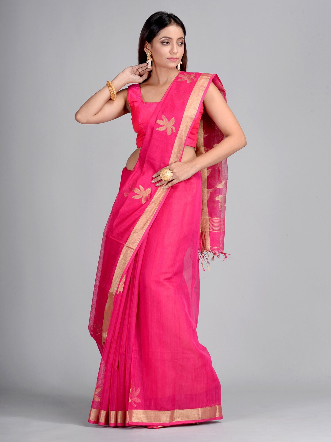 

Mitera Pink Silk Blend Woven Design Taant Saree