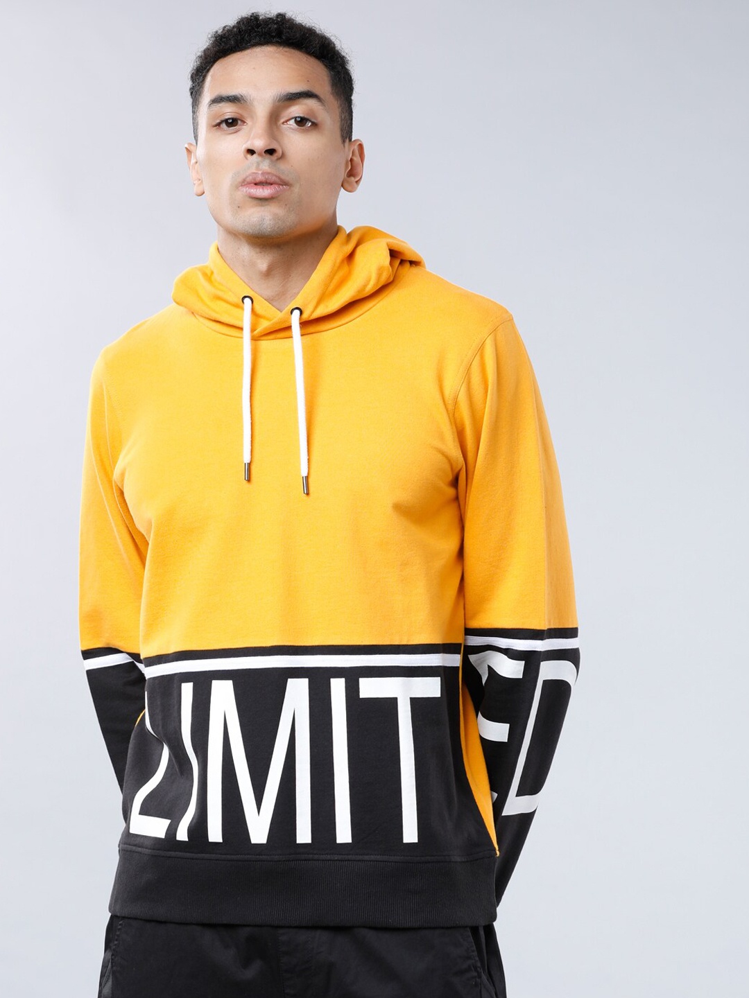 

LOCOMOTIVE Men Mustard Yellow & Black Colourblocked Hooded Sweatshirt