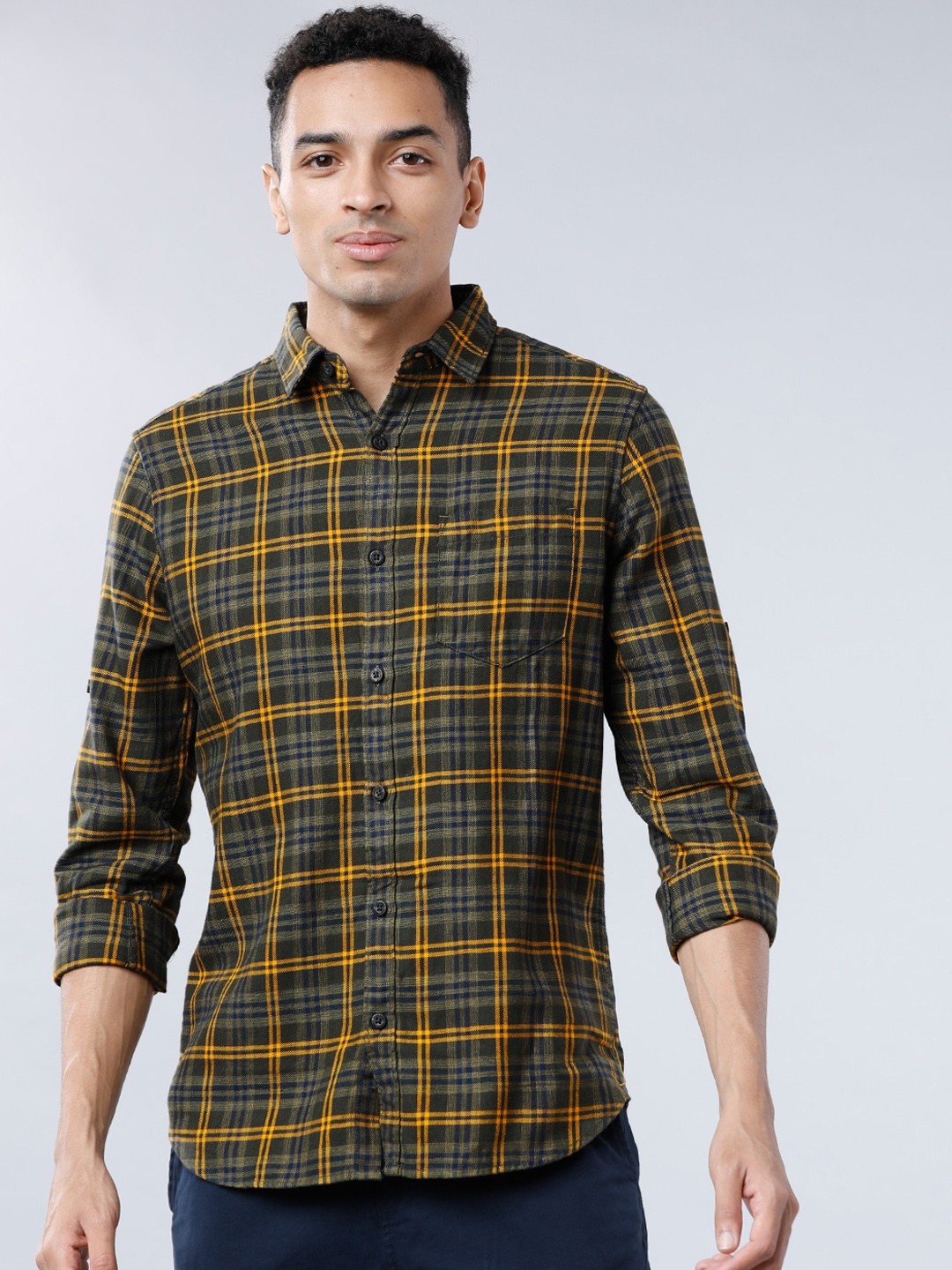 

HIGHLANDER Men Olive Green & Yellow Slim Fit Checked Casual Shirt