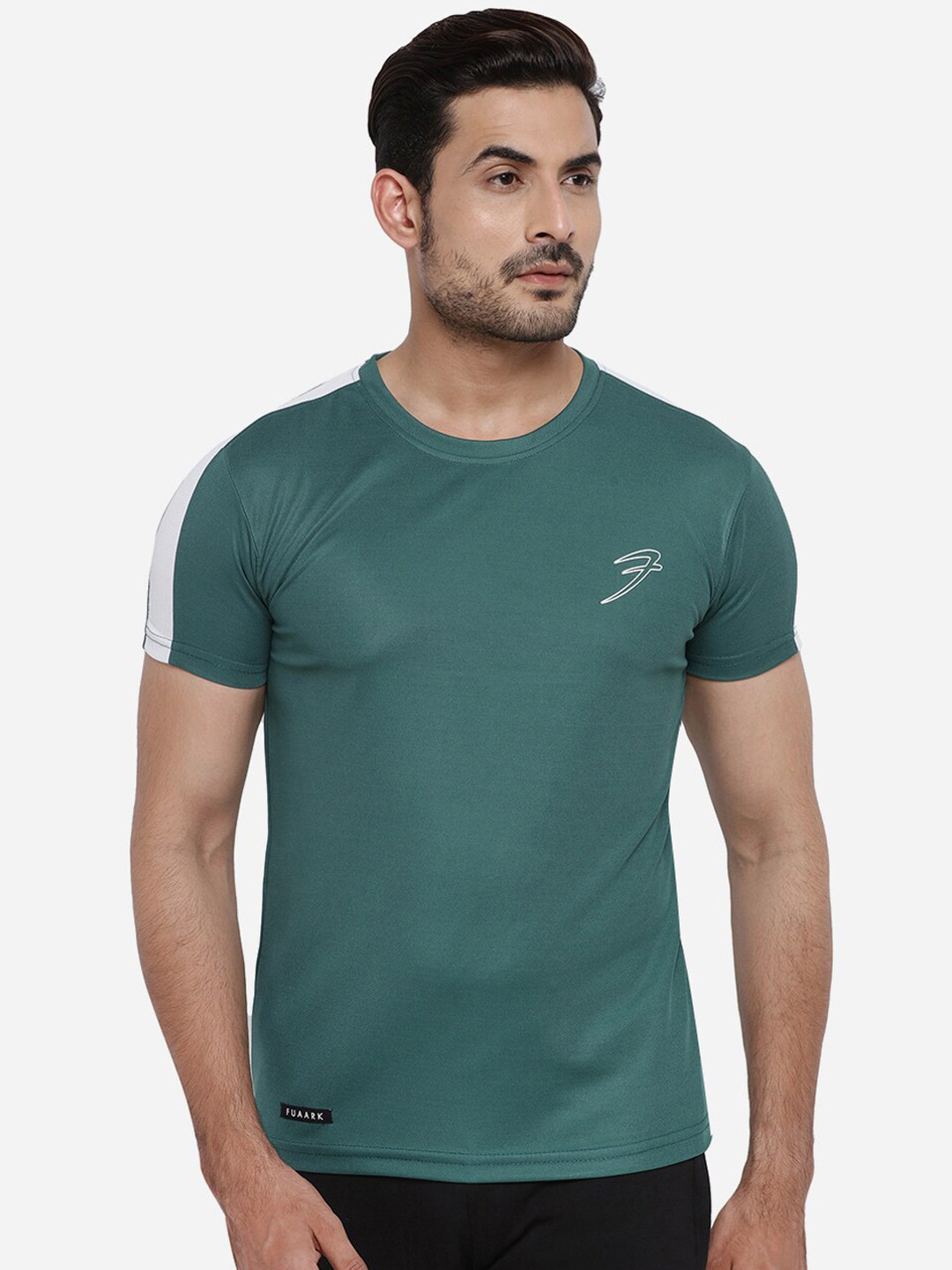 

FUAARK Men Green Solid Round Neck T-shirt
