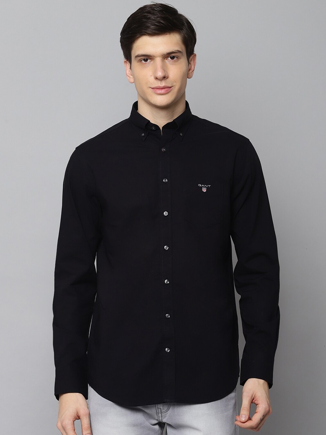 

GANT Men Black Straight Regular Fit Solid Casual Shirt
