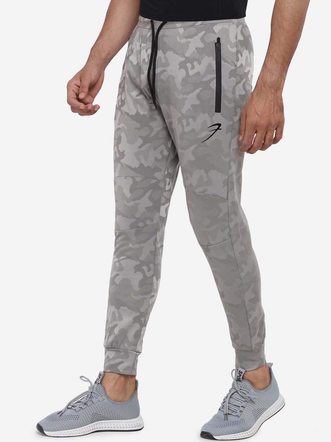 

FUAARK Men Grey Camouflage Print Slim Fit Joggers