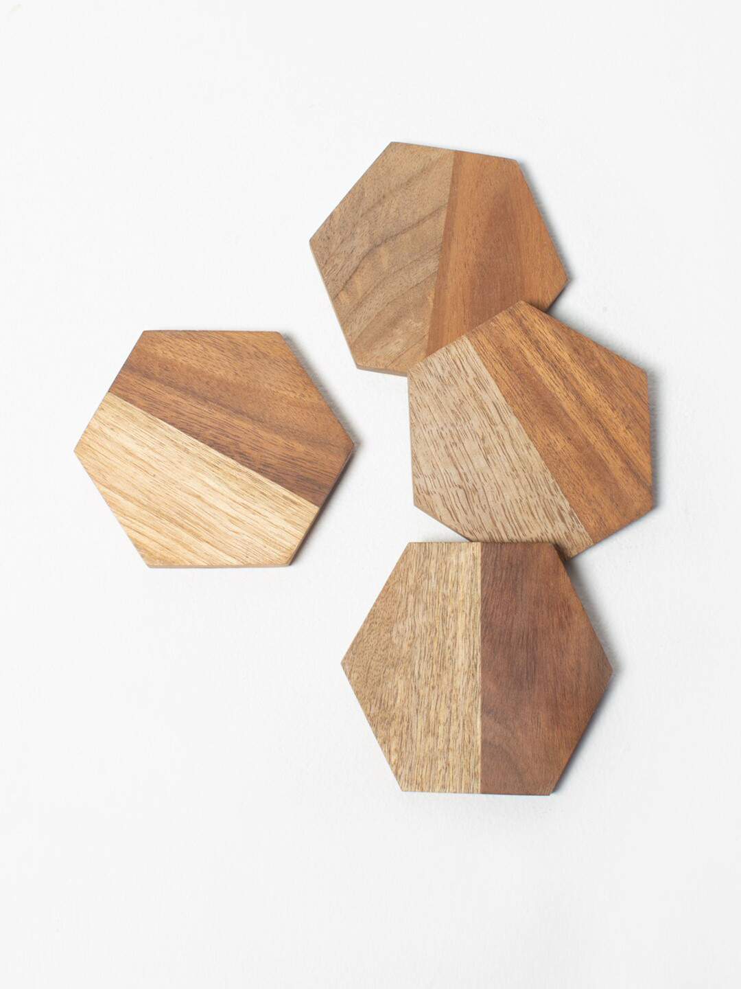 

CASA DECOR Set Of 4 Brown Colourblocked Wooden Coasters