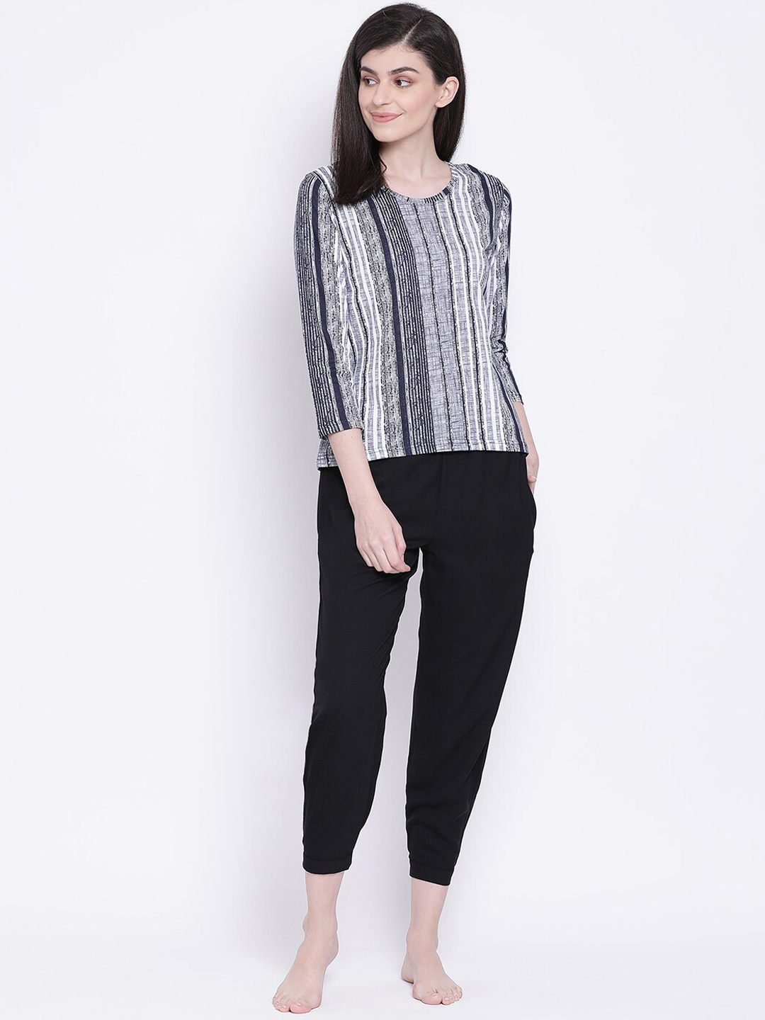 

Clovia Women Grey & Black Night Suit