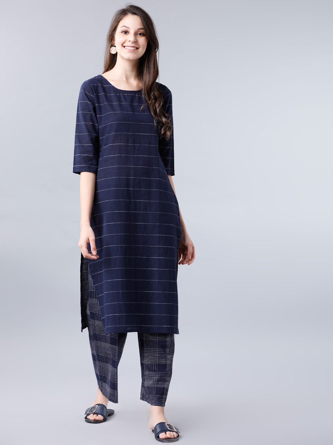 Vishudh Women Navy Blue & Off-White Striped Straight Kurta