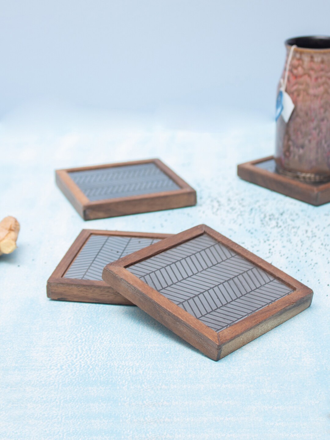 

CASA DECOR Set Of 4 Brown & Beige Printed Wooden Coasters