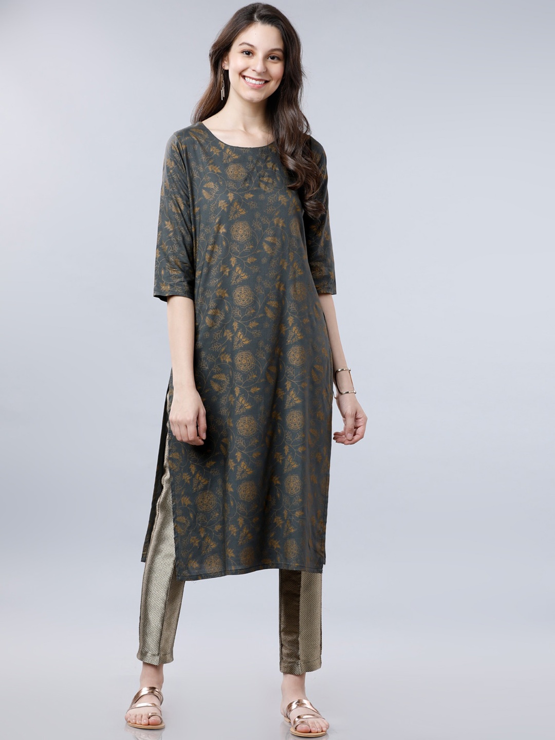

Vishudh Women Grey Printed A-Line Kurta