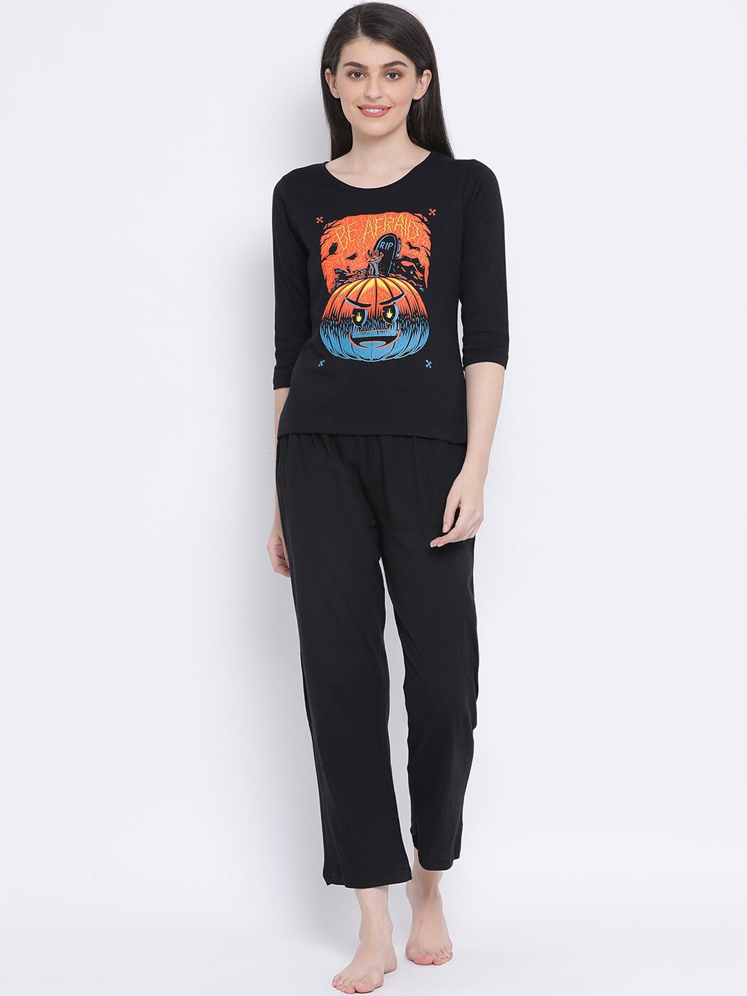 

Clovia Women Black & Orange Printed Night suit