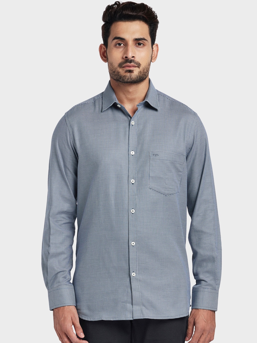 

ColorPlus Men Green Tailored Fit Self Design Casual Shirt