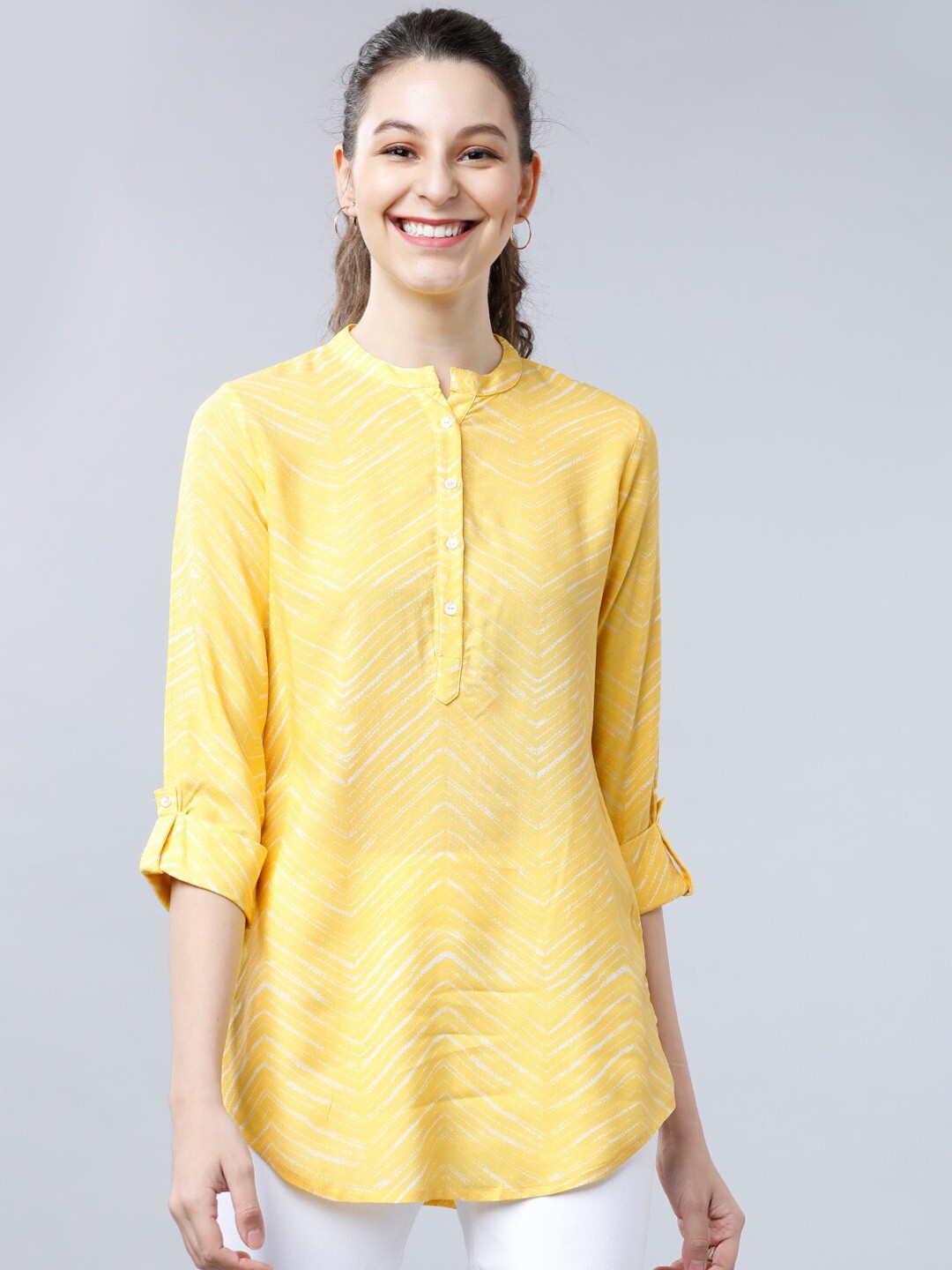 

Vishudh Women Yellow & White Printed Tunic