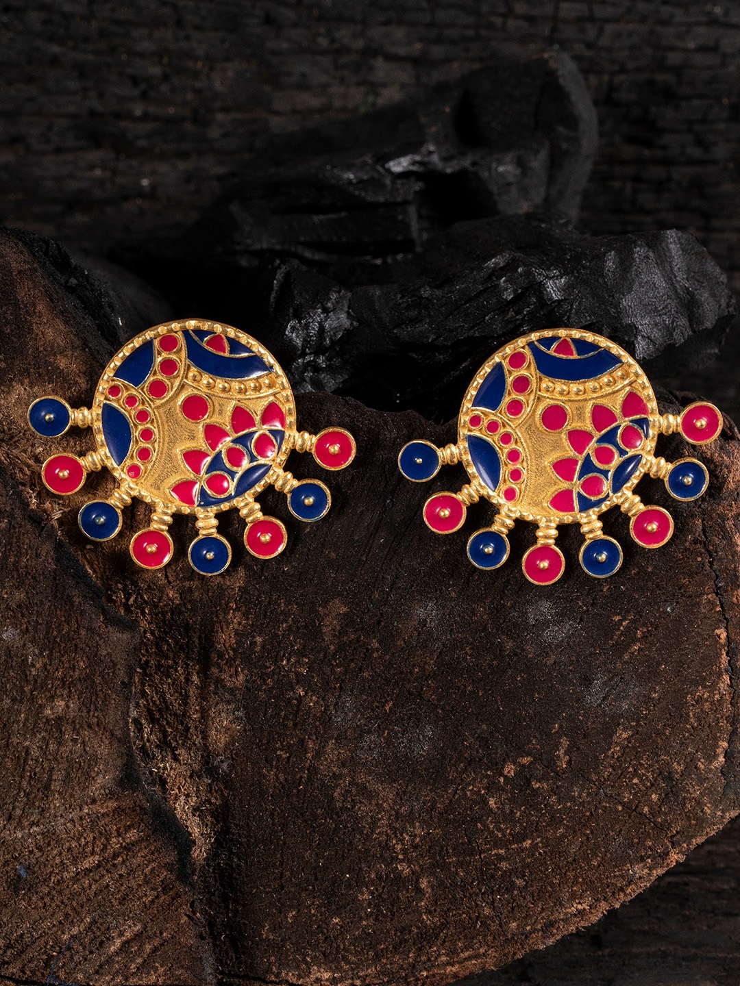 

Shoshaa Gold-Plated & Red Enamelled Contemporary Studs