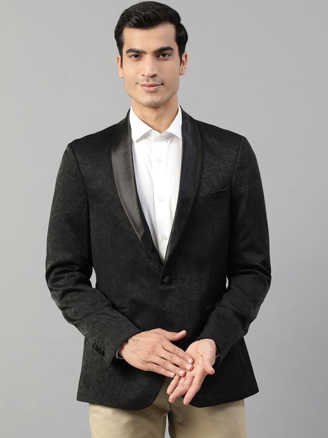 

HARSAM Men Black Solid Single Breasted Formal Blazer