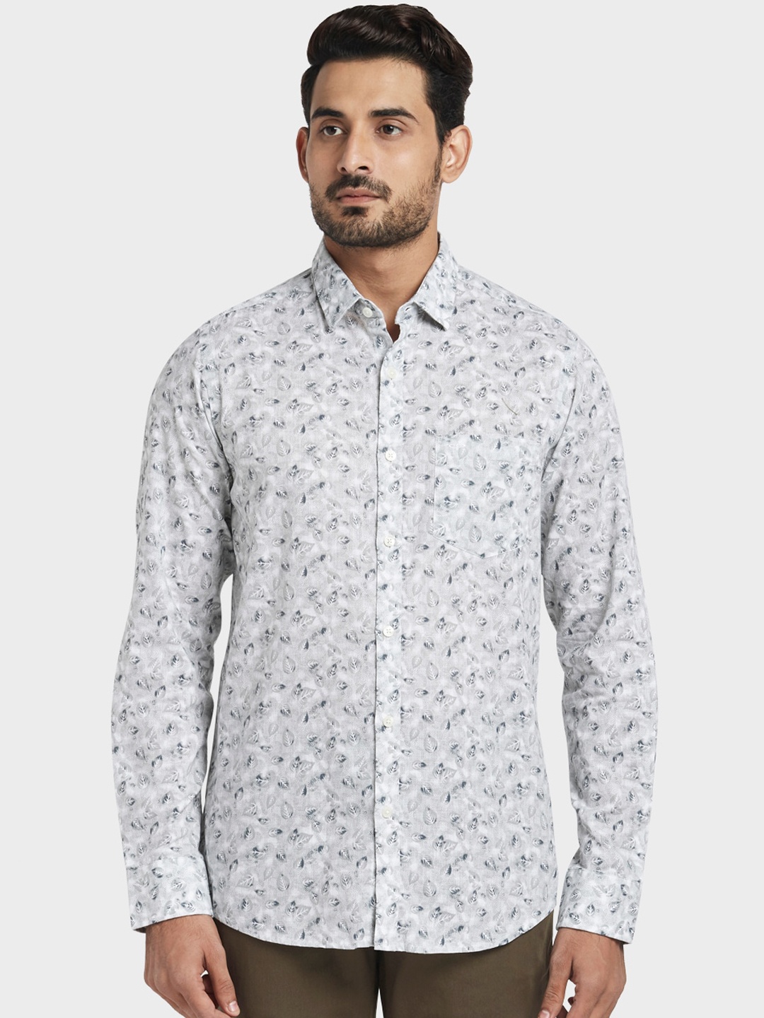 

ColorPlus Men Grey & Off-White Regular Fit Floral Printed Casual Shirt