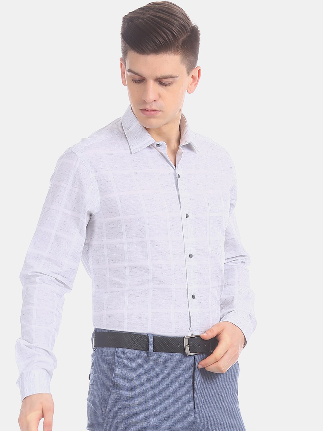 

Arrow Men Grey & White Slim Fit Checked Formal Shirt