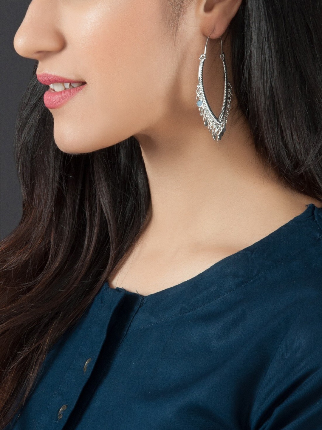 

TOKYO TALKIES X rubans FASHION ACCESSORIES Silver-Toned & White Handcrafted Hoop Earrings