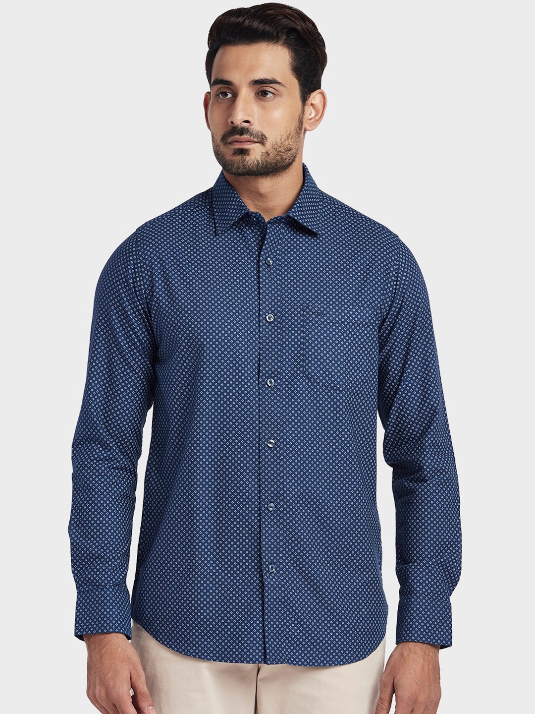 

ColorPlus Men Blue & White Regular Fit Printed Casual Shirt