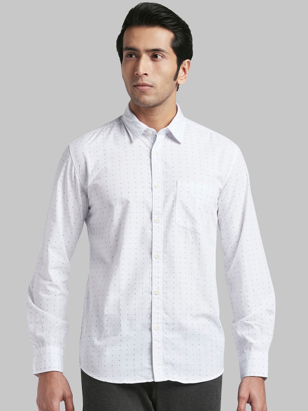 

Parx Men White & Navy Blue Slim Fit Printed Casual Shirt