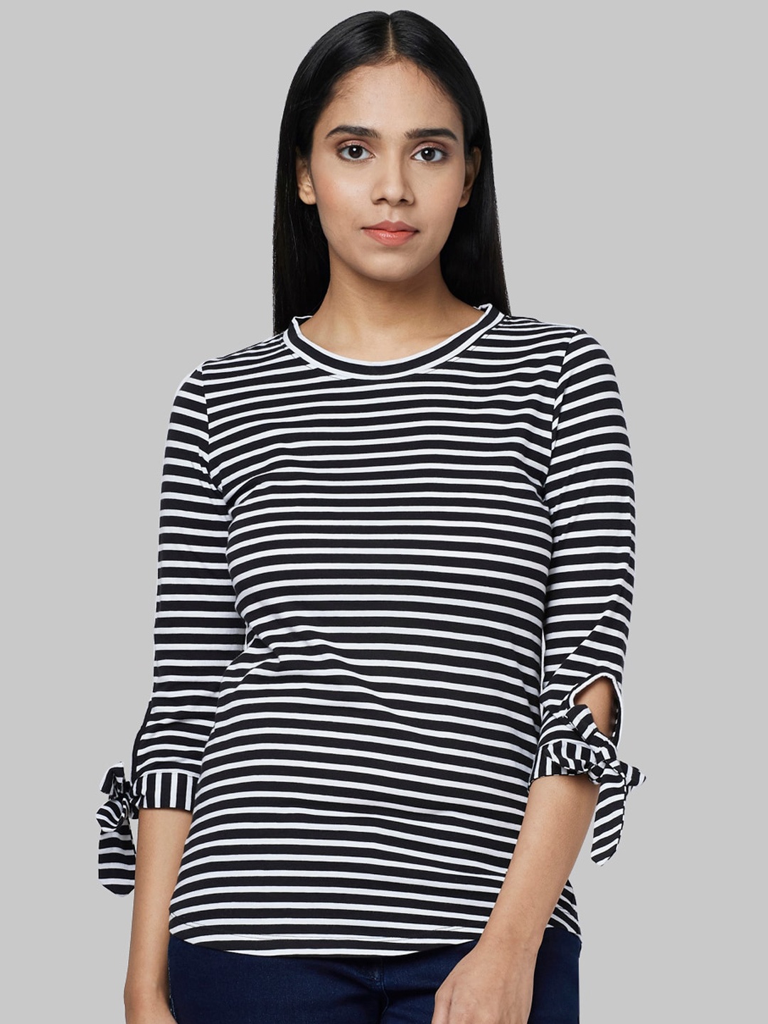 Park Avenue Woman Women Black Striped Round Neck T-shirt
