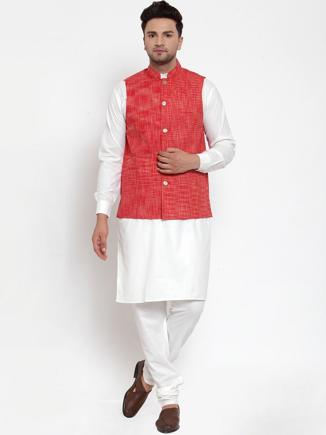 

Jompers Men White Solid Kurta with Pyjamas