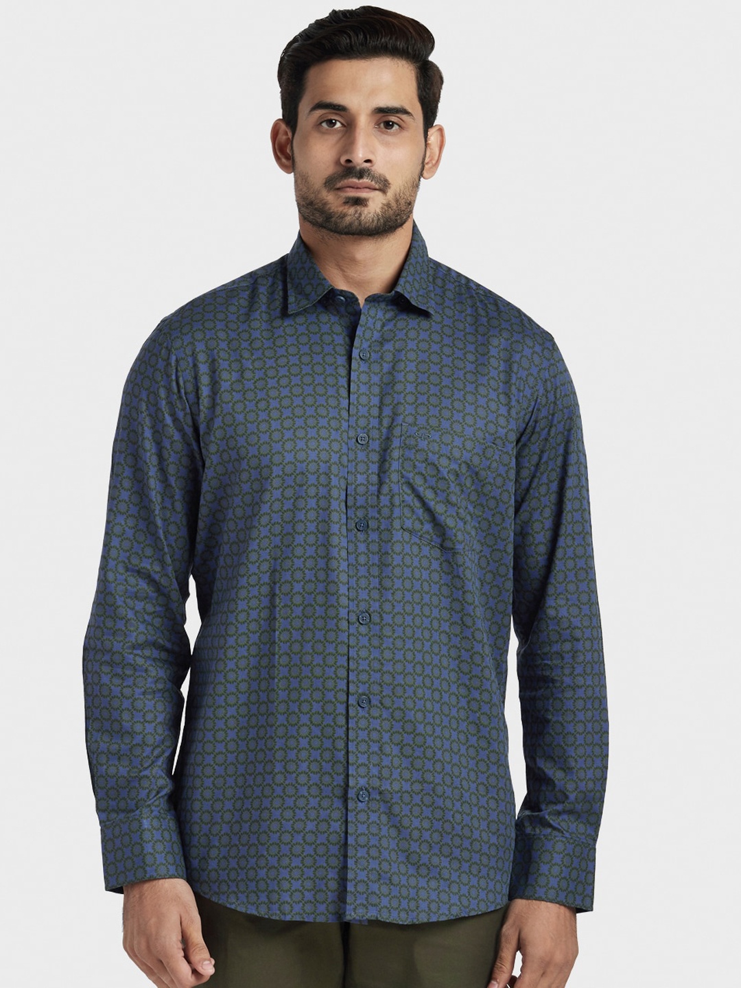 

ColorPlus Men Blue & Green Tailored Fit Printed Casual Shirt
