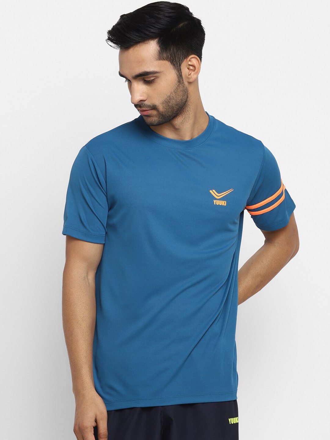 

Yuuki Men Blue Solid Round Neck T-shirt