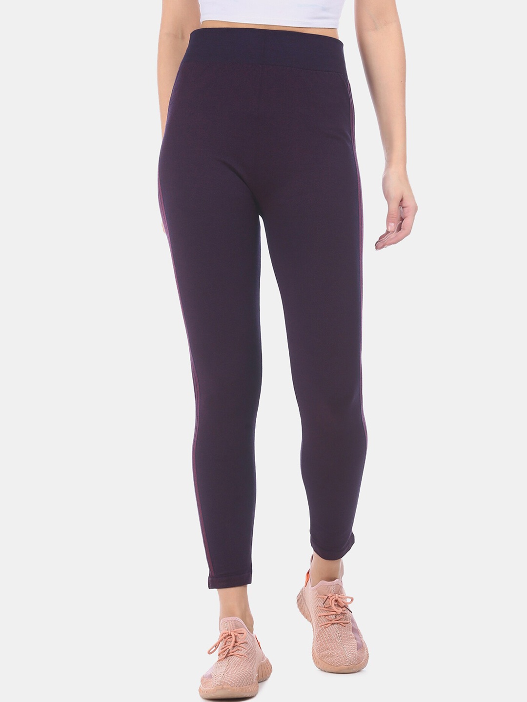 

Sugr Women Purple Solid Ankle-Length Leggings