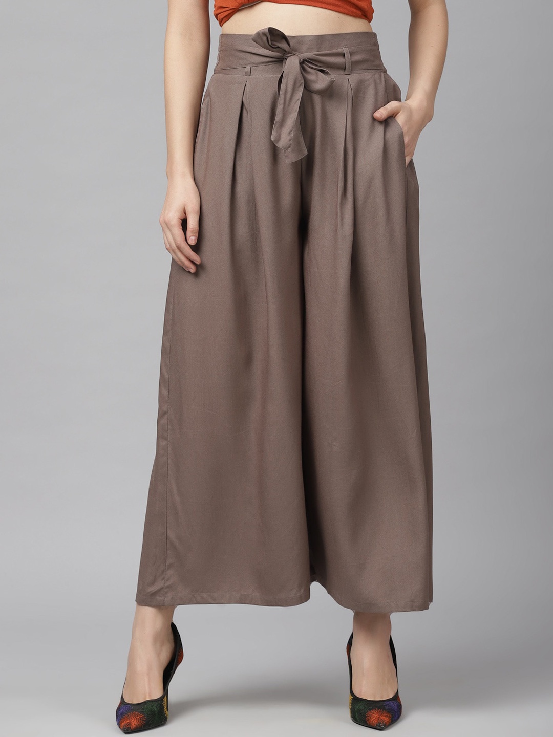 

KASSUALLY Women Grey Solid Wide leg Palazzos