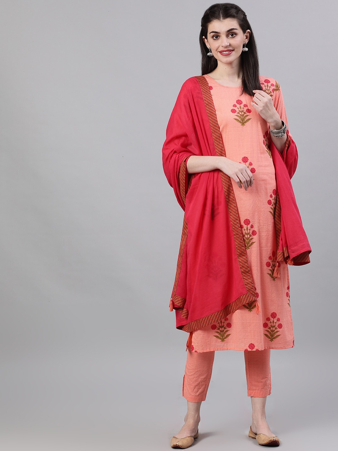 

Nayo Women Peach-Coloured Floral Printed Panelled Pure Cotton Kurta with Trousers & With Dupatta