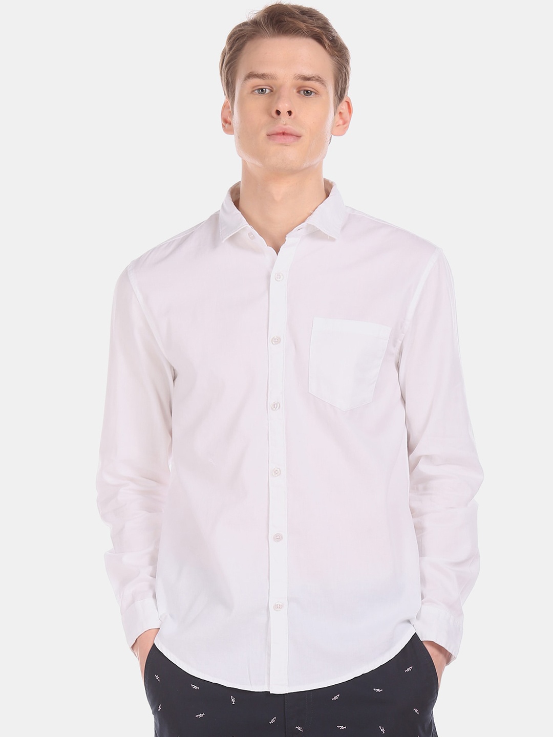

Ruggers Men White Regular Fit Solid Casual Shirt