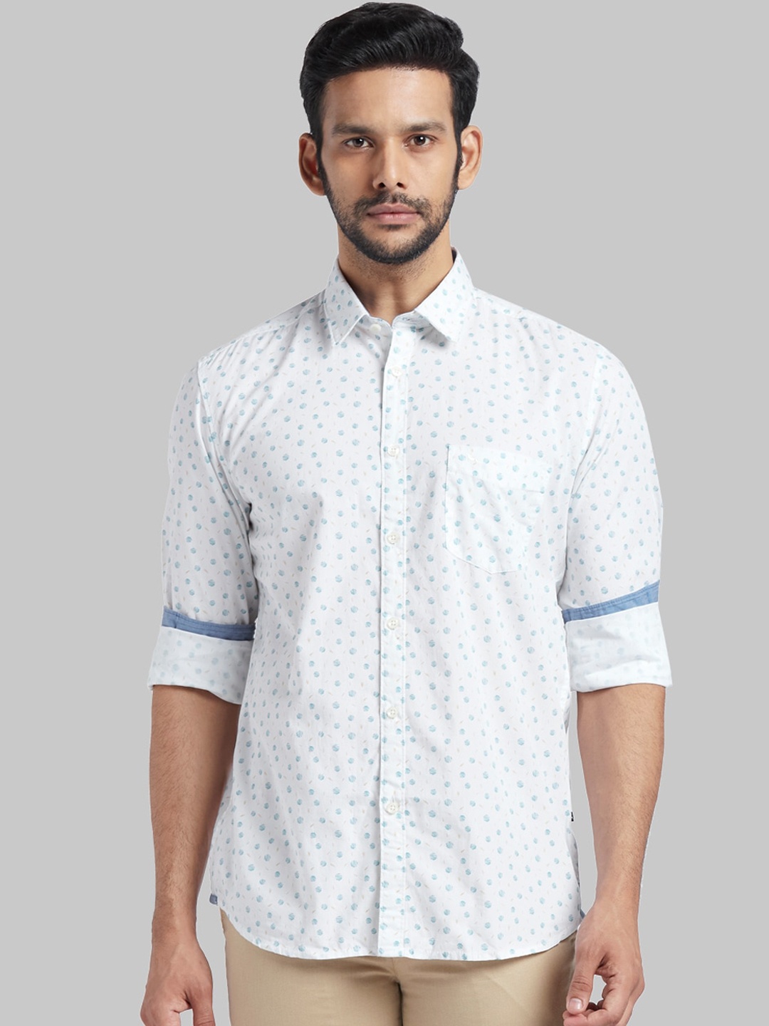 

Parx Men White & Blue Slim Fit Printed Casual Shirt