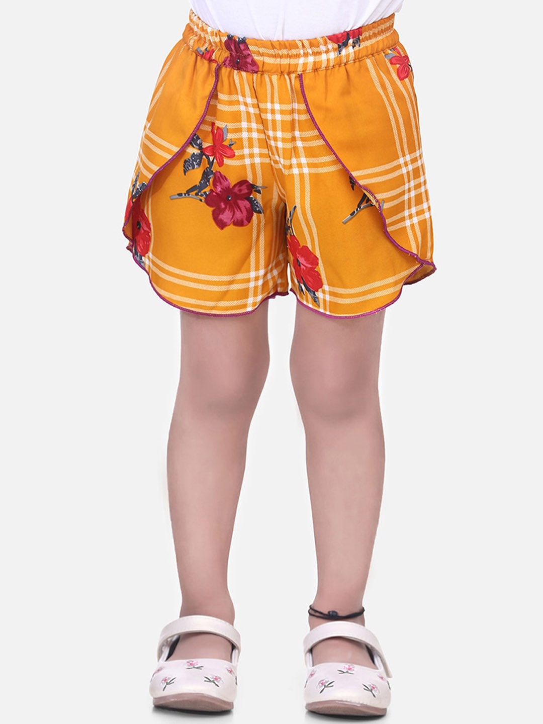 

Cutiekins Girls Yellow Printed Regular Fit Hot Pants