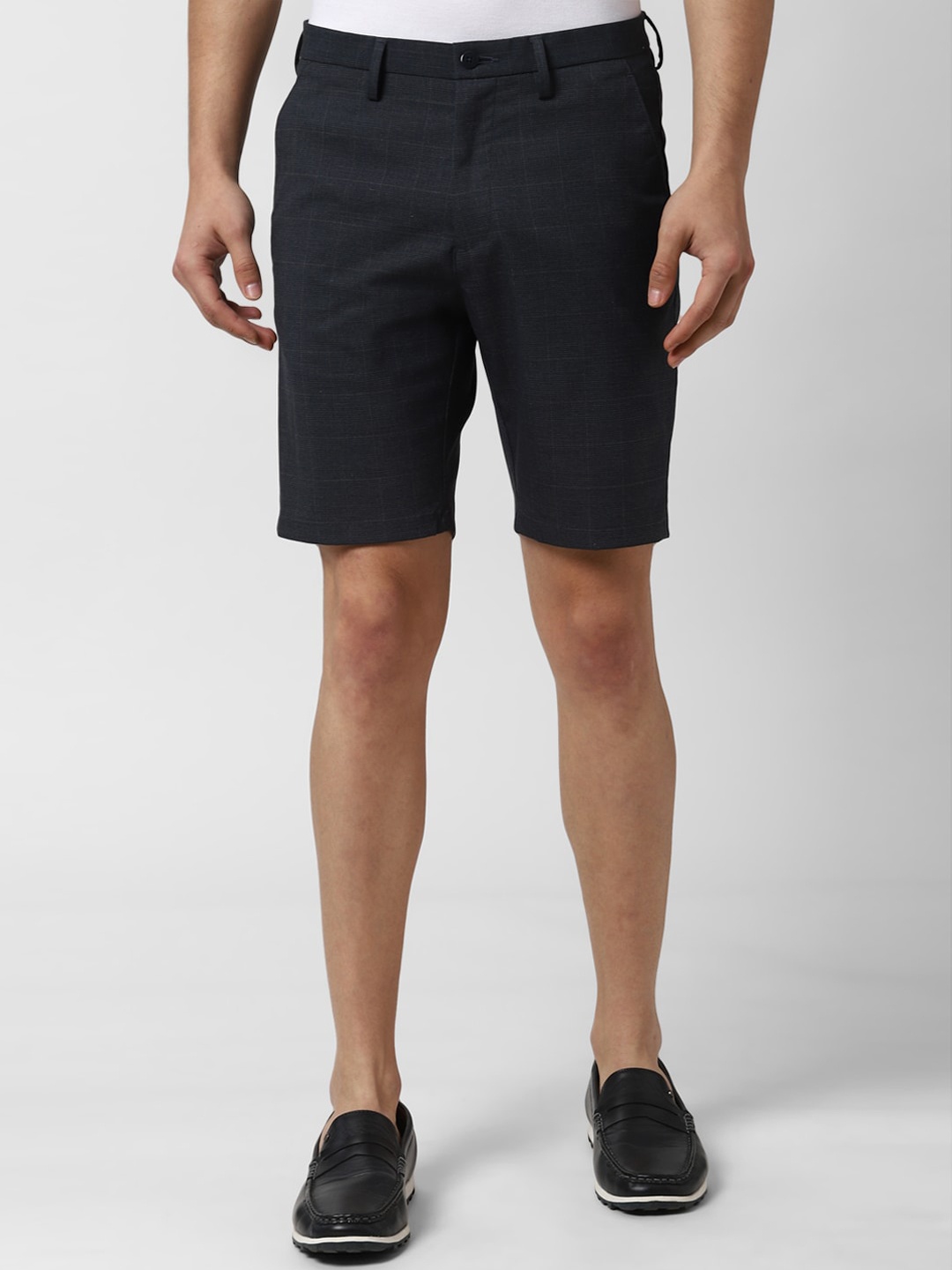 

Peter England Men Black Checked Slim Fit Regular Shorts