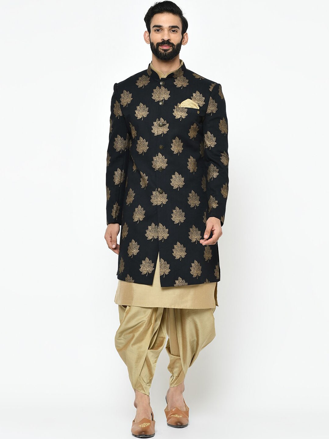 

KISAH Men Printed Indowestern Sherwani Set, Black