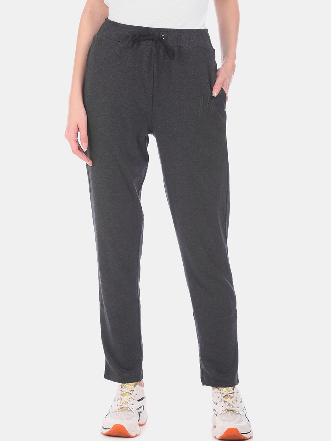 

Sugr Women Charcoal Grey Solid Straight-Fit Track Pants