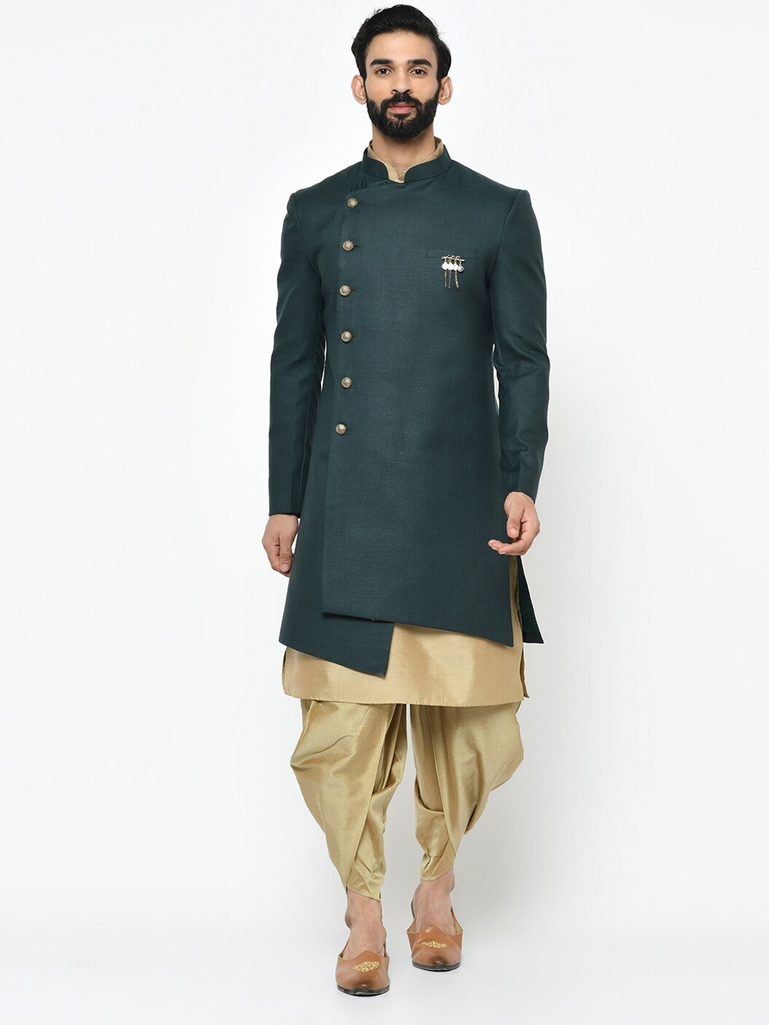 

KISAH Men Green & Gold-Toned Solid Indowestern Sherwani Set