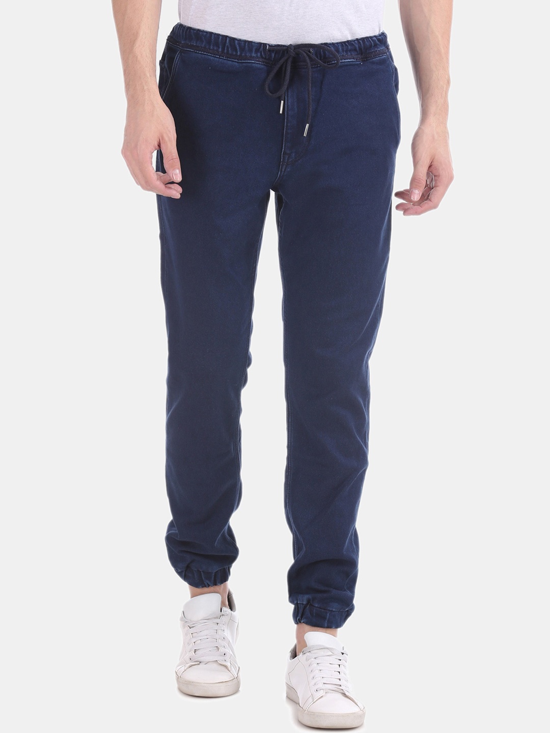 

Colt Men Blue Slim Fit Mid-Rise Clean Look Jeans