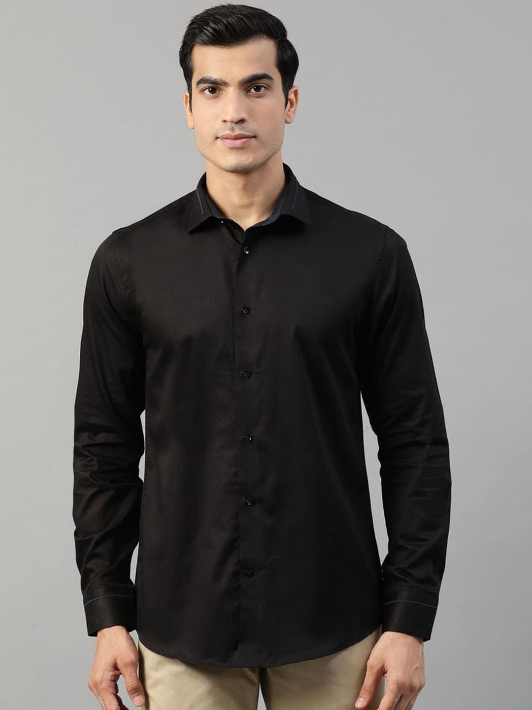 

HARSAM Men Black Regular Fit Solid Casual Shirt